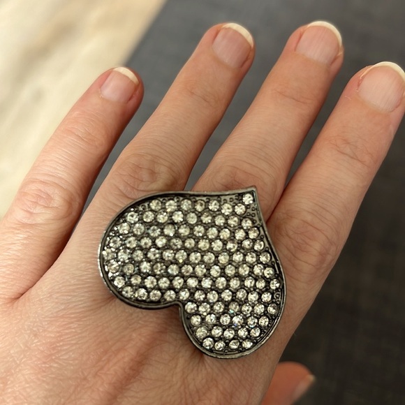 Ring - Picture 2 of 4